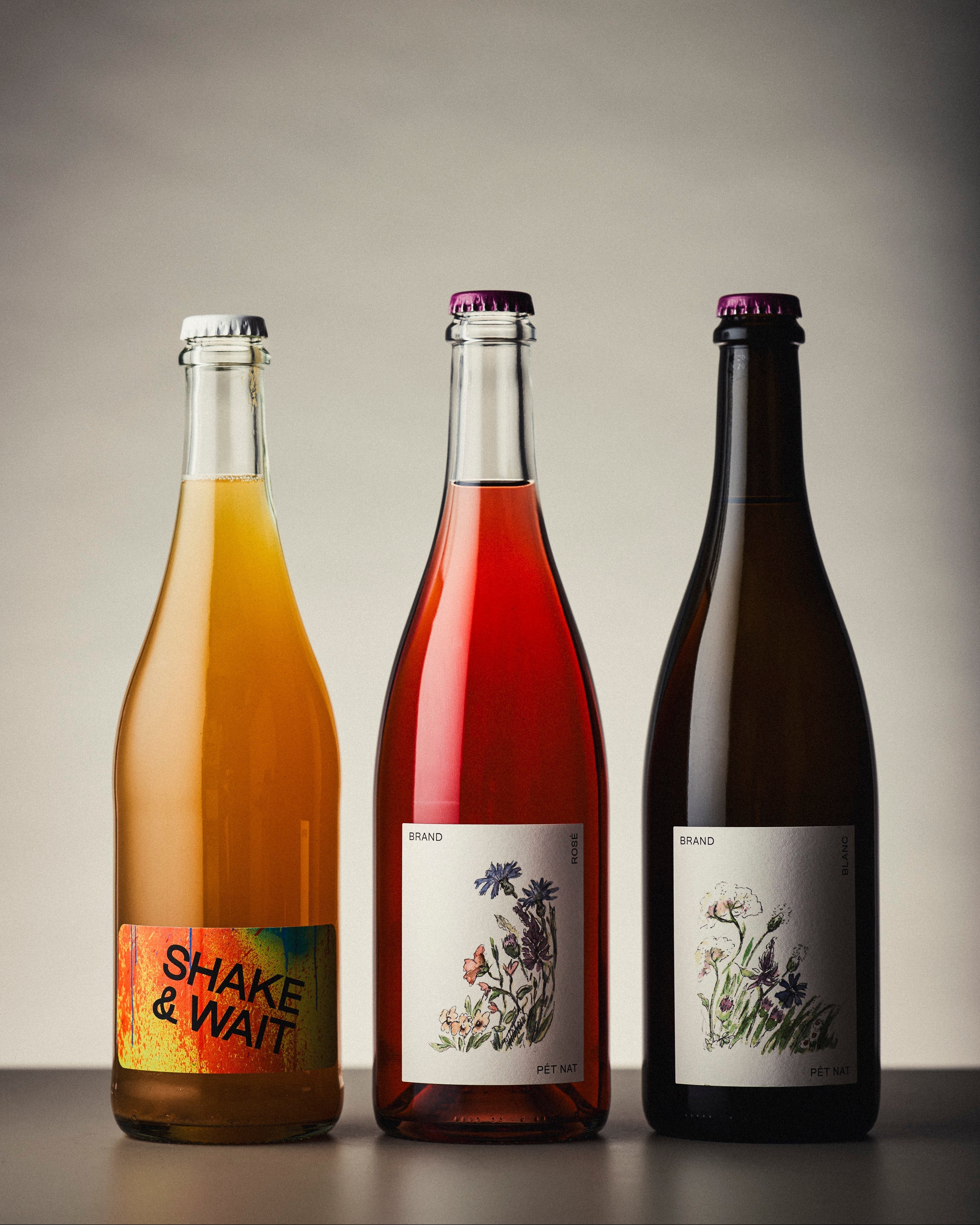 Groupfoto of the sparkling box from brand bros Flaschenfoto Naturwein